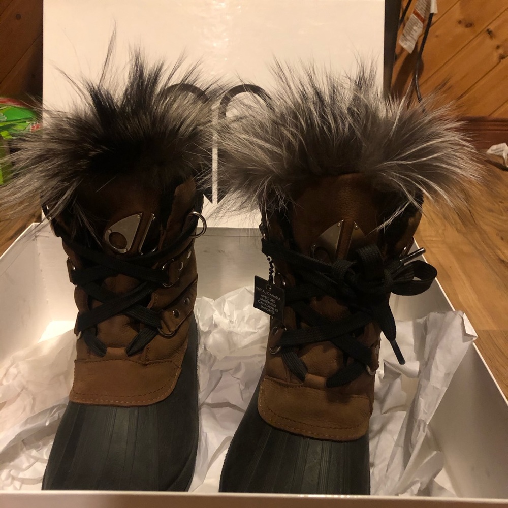 MOose knuckles winter boots